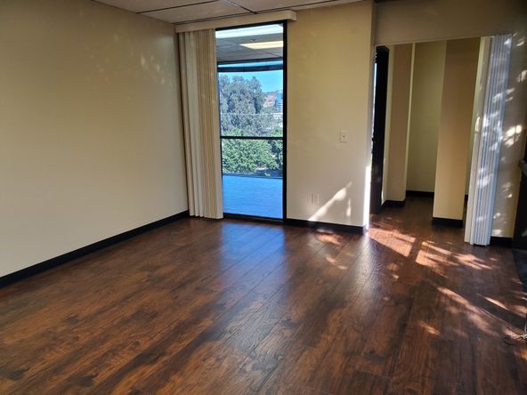 Very special, 1st floor gazebo level suite. 5 offices and open space.